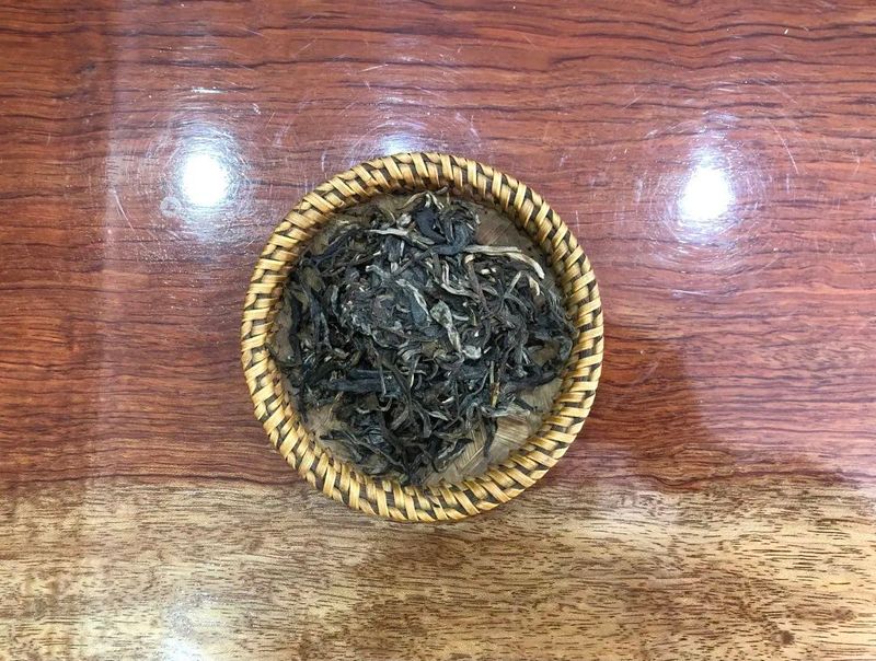 老徐鉴茶：这款生茶香气不错，有苦底！究竟是不是老曼峨？