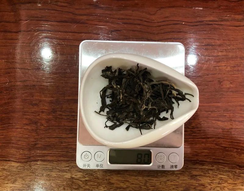 老徐鉴茶：这款生茶香气不错，有苦底！究竟是不是老曼峨？