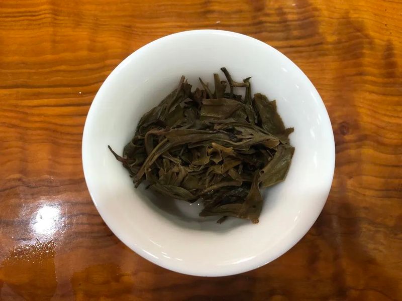 老徐鉴茶：这款生茶香气不错，有苦底！究竟是不是老曼峨？