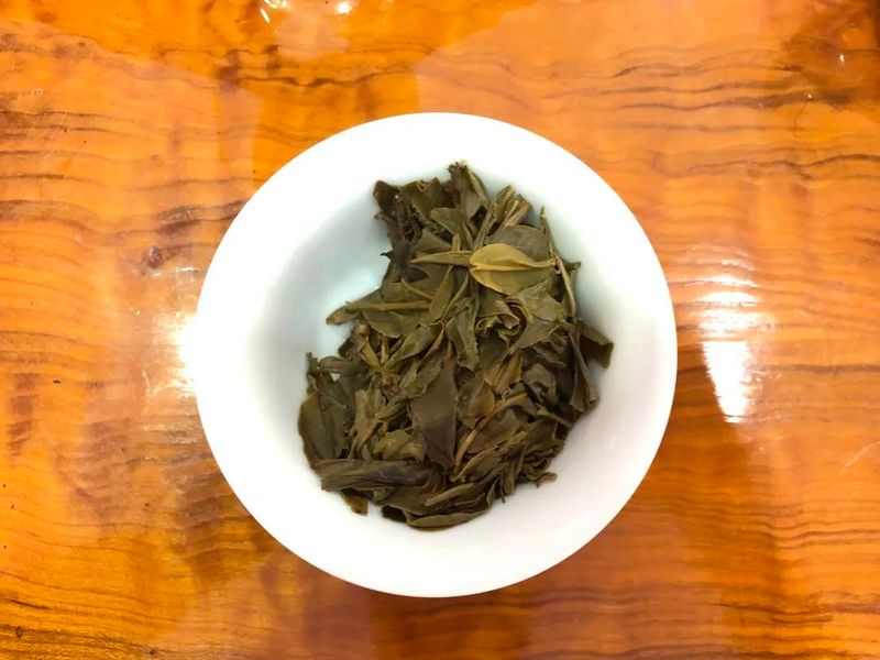 老徐鉴茶：这款茶香气好，茶味饱满，回甘也不错，究竟是哪里的茶呢？