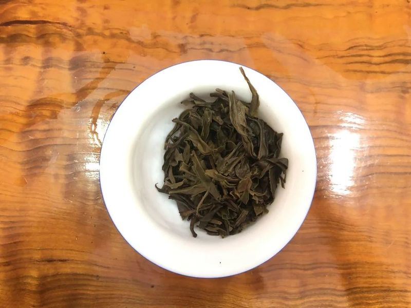 老徐鉴茶：这款存了12年的老班章竟汤薄水寡，涩感重，究竟是为何？​