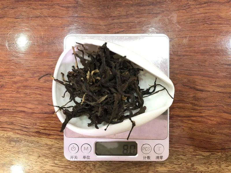 老徐鉴茶：这款晒红香气浓郁，水路粗糙有苦涩感，原料不好还是工艺有问题？