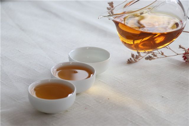 古树红茶700一斤贵吗