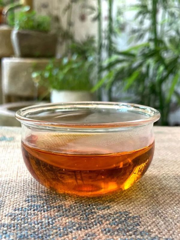 800年楚国文化孕育出来的湖北茶，应是什么颜色？